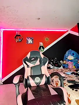 Violeta R  online show from April 8, 2026, 3:50 am