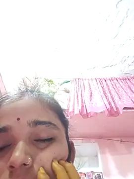 Snapshot of Deepjakolirr chatting on May 4, 2026, 11:01 pm Deepjakolirr online show from May 4, 2026, 11:01 pm
