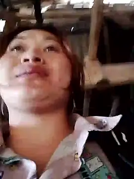 Snapshot of bany-lee chatting on February 26, 2026, 12:42 am bany-lee online show from February 26, 2026, 12:42 am