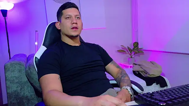  robertobaggioo online show from July 23, 2026, 12:36 pm