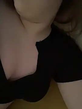 LixuryBaby online show from February 15, 2026, 6:32 am