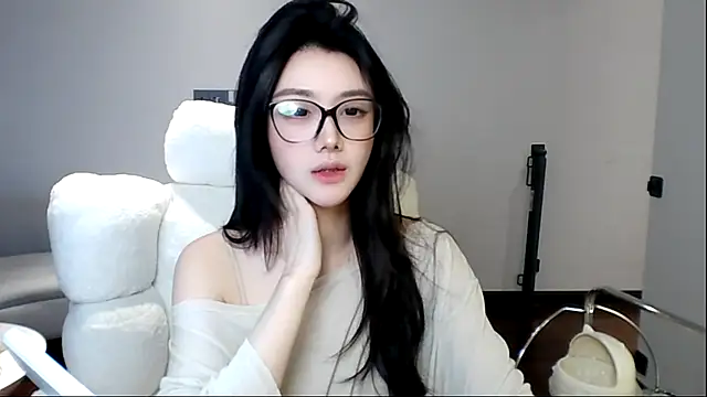 MedeLineayr online show from March 21, 2026, 5:27 pm