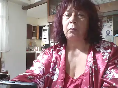 natalialuxee online show from February 12, 2026, 1:28 pm