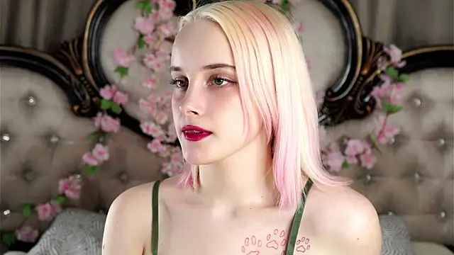 KirstinMcgeady online show from April 3, 2026, 11:08 am