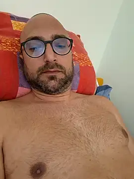 Snapshot of cetriolino chatting on May 2, 2026, 8:30 am cetriolino online show from May 2, 2026, 8:30 am