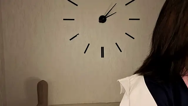 Snapshot of BeatrisRosel chatting on March 24, 2026, 6:13 pm BeatrisRosel online show from March 24, 2026, 6:13 pm