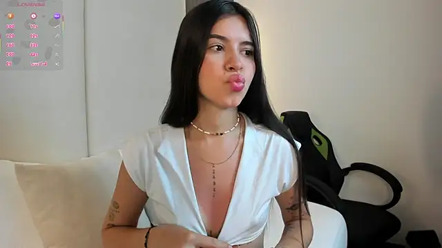 eva swan  online show from March 3, 2026, 12:22 pm