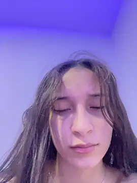 Snapshot of candy_deluxe chatting on June 24, 2026, 1:32 pm candy deluxe online show from June 24, 2026, 1:32 pm
