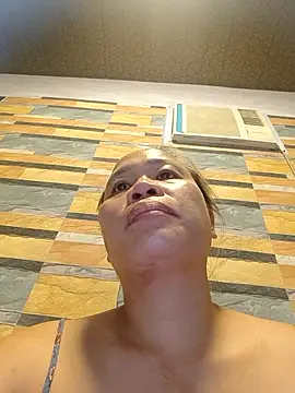 Snapshot of squirtshantal chatting on February 16, 2026, 11:17 am squirtshantal online show from February 16, 2026, 11:17 am