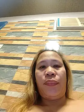 Snapshot of squirtshantal chatting on February 21, 2026, 11:33 am squirtshantal online show from February 21, 2026, 11:33 am