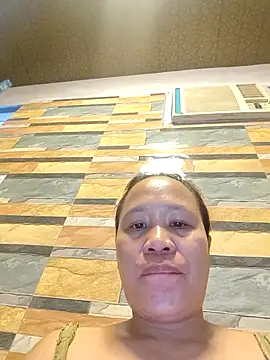 squirtshantal online show from March 10, 2026, 7:02 am