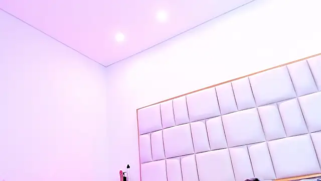 Violetta-foxx online show from March 21, 2026, 8:01 pm