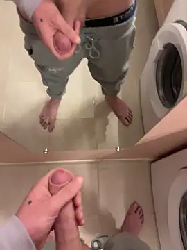 lechouilleur44 online show from March 13, 2026, 10:38 pm