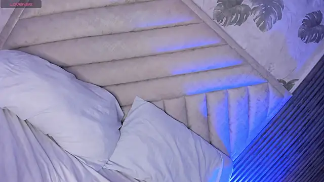 Snapshot of SarahRizof chatting on February 28, 2026, 5:19 am SarahRizof online show from February 28, 2026, 5:19 am