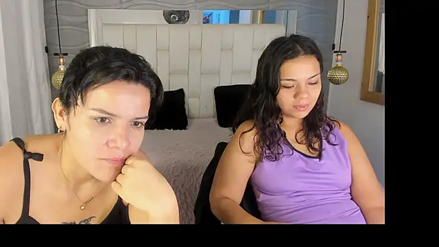 Snapshot of Veyra_sereny chatting on April 1, 2026, 12:33 am Veyra sereny online show from April 1, 2026, 12:33 am