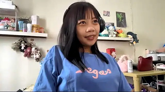 GloryKulikowski online show from February 25, 2026, 1:37 am