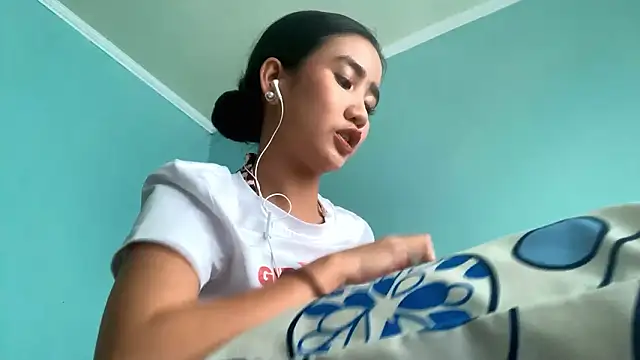 RessieAshcroft online show from February 21, 2026, 6:25 am