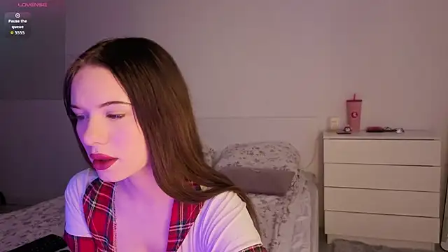 SirenBeatrice online show from April 10, 2026, 9:36 am