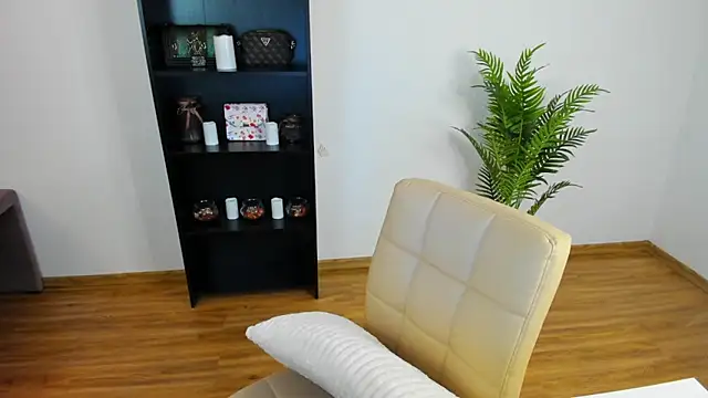 khloe starrr online show from May 31, 2026, 6:09 pm