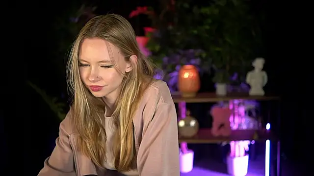 SweetDaisy me online show from February 23, 2026, 3:20 pm