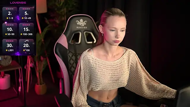 Snapshot of SweetDaisy_me chatting on April 10, 2026, 5:50 pm SweetDaisy me online show from April 10, 2026, 5:50 pm