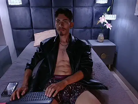 skinny jean  online show from May 28, 2026, 2:03 pm