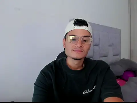 FredericSloan online show from February 24, 2026, 8:51 pm