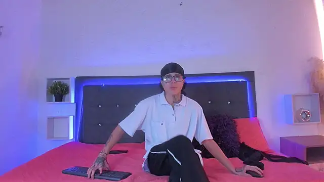 Ale cuzz online show from March 27, 2026, 3:56 pm