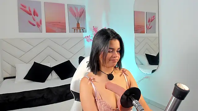 Snapshot of Rose_jener06 chatting on July 1, 2026, 12:01 am Rose jener06 online show from July 1, 2026, 12:01 am