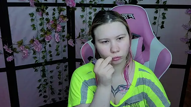 kitsune little online show from May 11, 2026, 10:40 pm