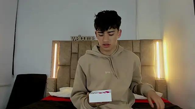 Noir Sebas online show from March 28, 2026, 4:12 am