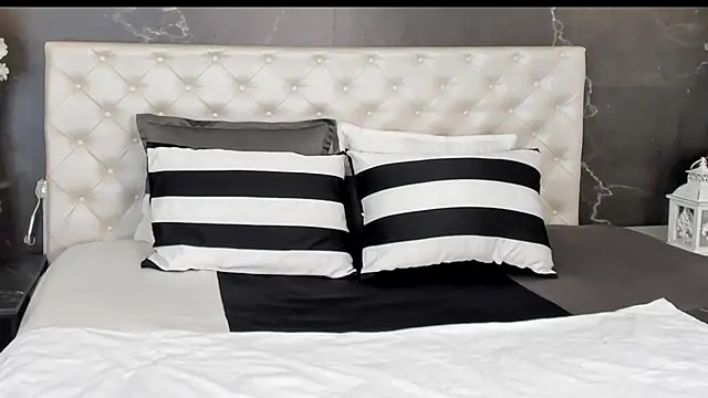 Snapshot of Samantha_Dupre chatting on February 18, 2026, 10:39 pm Samantha Dupre online show from February 18, 2026, 10:39 pm