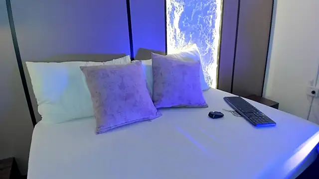 ariadna boneville online show from March 5, 2026, 2:29 am