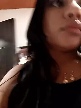 Snapshot of ValeriaVilla2 chatting on February 15, 2026, 7:21 pm ValeriaVilla2 online show from February 15, 2026, 7:21 pm