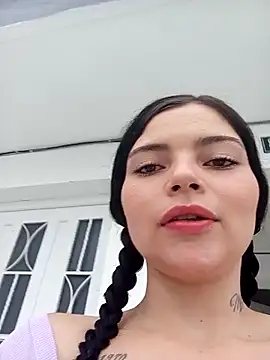 atenea swet  online show from February 15, 2026, 8:27 pm