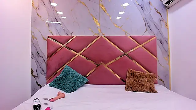 Lilith Kramston online show from February 18, 2026, 3:35 am