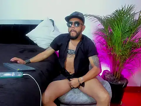 Snapshot of King_bear_25 chatting on March 2, 2026, 3:41 am King bear 25 online show from March 2, 2026, 3:41 am