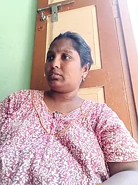 tamilkaviya431 online show from April 12, 2026, 5:12 am