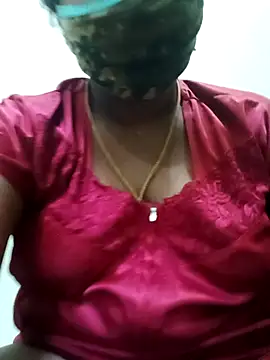 tamilkaviya431 online show from April 26, 2026, 2:20 am