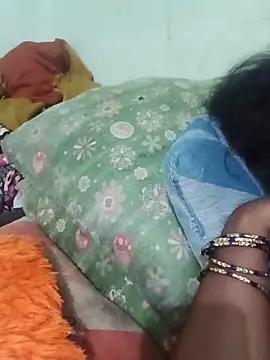 tamilkaviya431 online show from May 16, 2026, 10:47 am