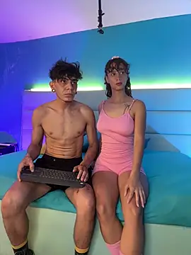 abrilandjulian online show from March 3, 2026, 11:38 am