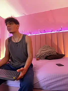 abrilandjulian online show from June 12, 2026, 11:31 am