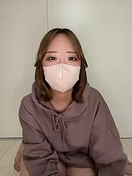 Snapshot of YUNA-66 chatting on February 17, 2026, 12:12 pm YUNA-66 online show from February 17, 2026, 12:12 pm