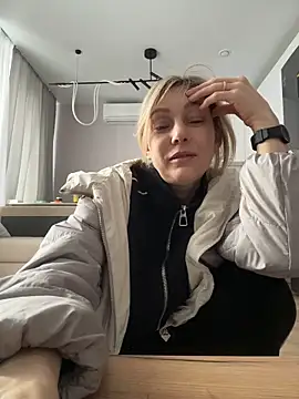 CarmenBlues  online show from March 4, 2026, 7:36 am