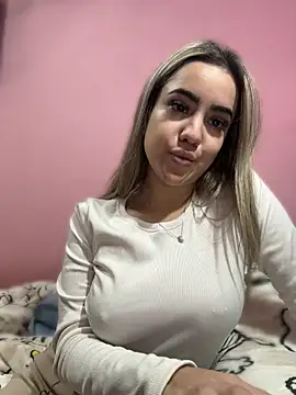 bellabarbiex online show from May 31, 2026, 11:28 pm