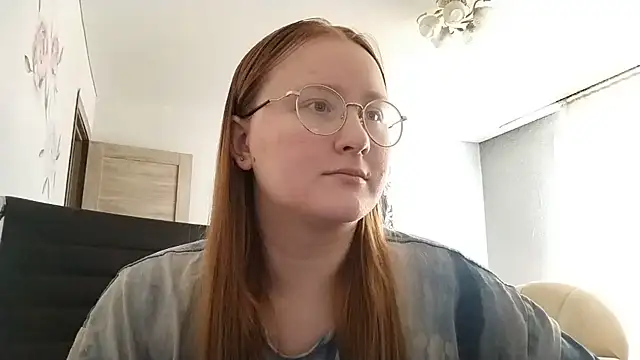 AnikaLipps online show from June 27, 2026, 12:10 pm
