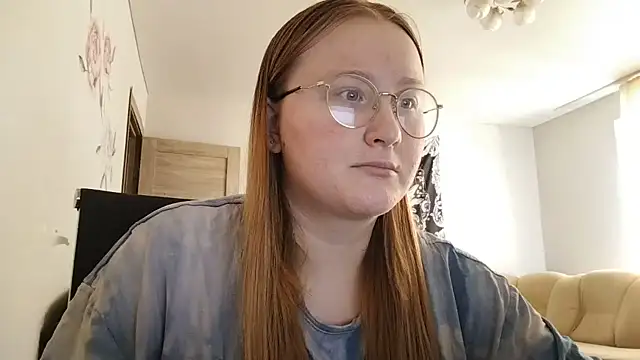 AnikaLipps online show from June 27, 2026, 12:22 pm