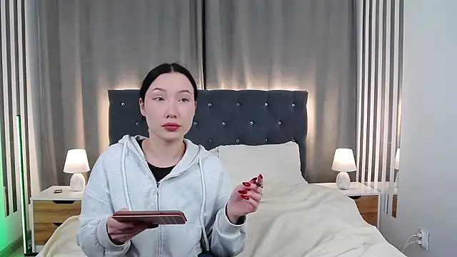 VikkyVonn online show from March 19, 2026, 12:09 pm