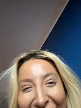 Summerwestt online show from February 14, 2026, 7:21 pm