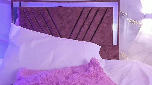 Snapshot of lily_phillips_ chatting on February 20, 2026, 6:26 am lily phillips online show from February 20, 2026, 6:26 am